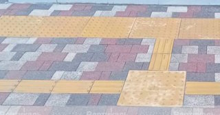 Купить тактильную бетонную плитку по цене от 715 руб. в Ханты-Мансийске