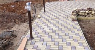 Укладка тротуарной плитки под ключ в Ханты-Мансийске в октябре
