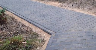 Укладка тротуарной плитки на основание в Ханты-Мансийске в октябре