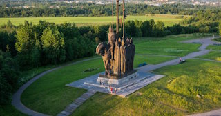 Благоустройство памятников в Ханты-Мансийске от 919 руб. – компания ТротуарнаяПлитка